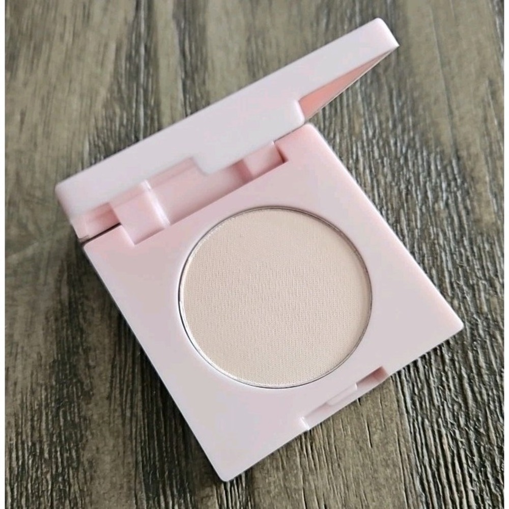 K. Voss Pixie Powder In Nolita Pressed Face Powder 2.5g Compact Travel